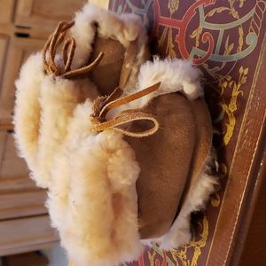 🛍Handmade shearling baby booties